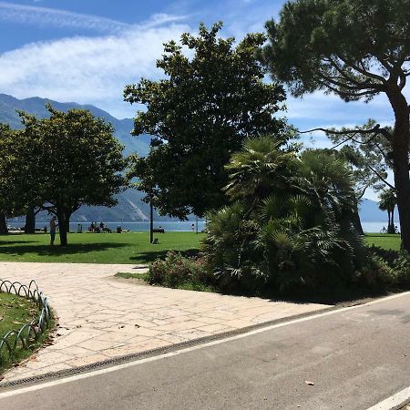 Appartamento Al Lago Riva del Garda Exteriör bild