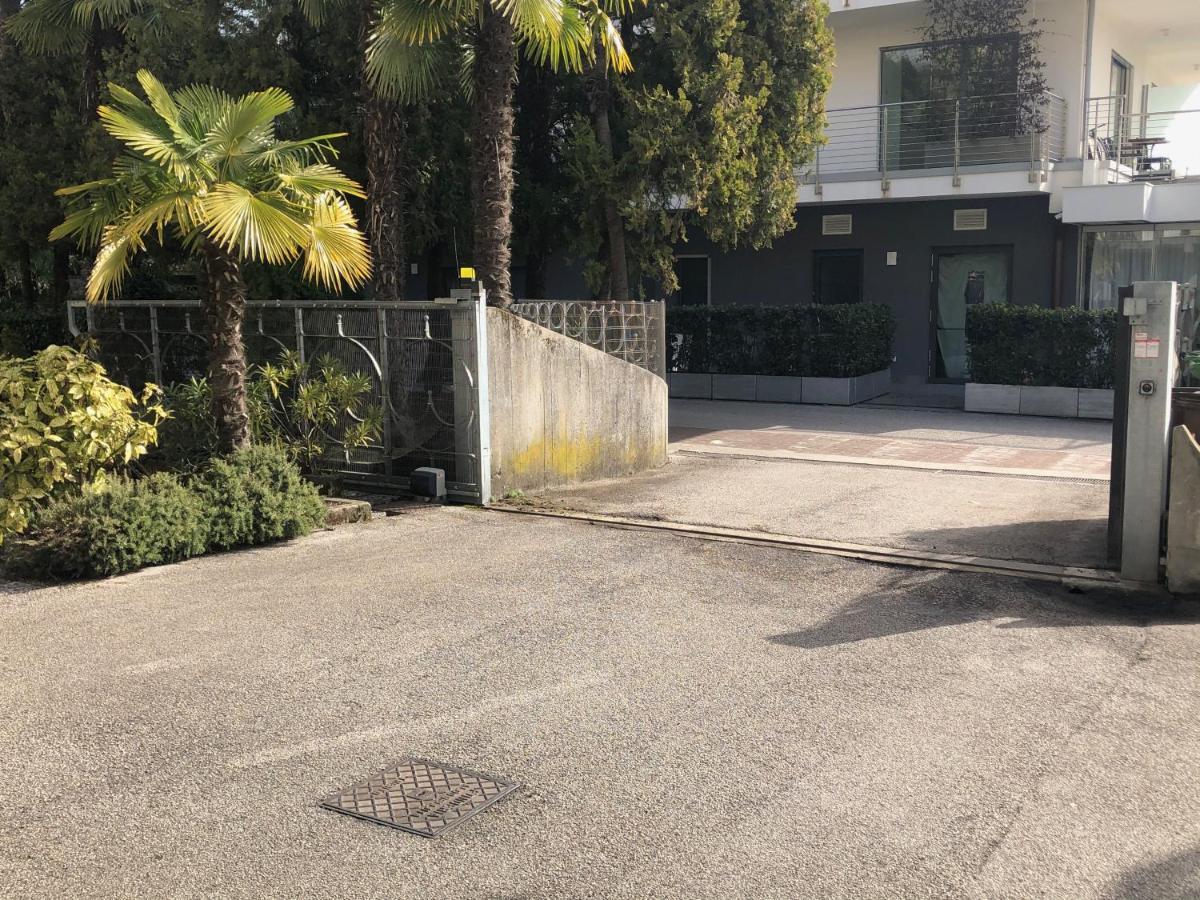 Appartamento Al Lago Riva del Garda Exteriör bild