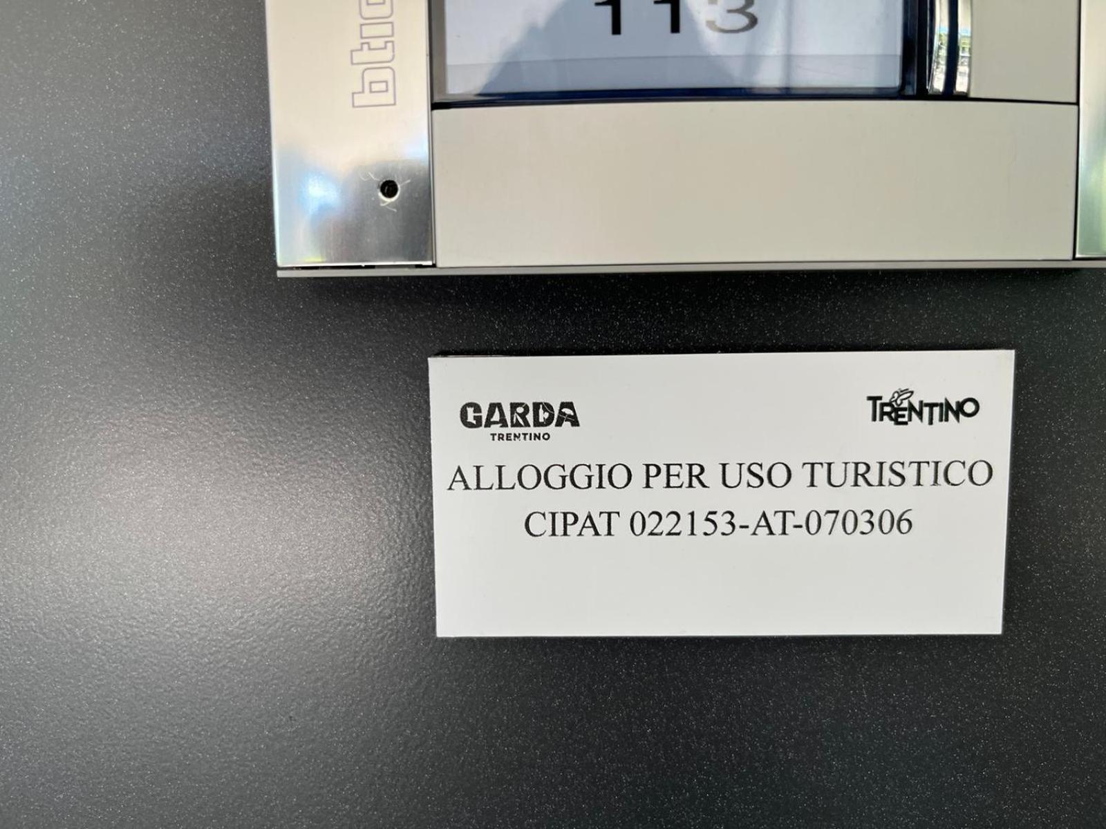 Appartamento Al Lago Riva del Garda Exteriör bild