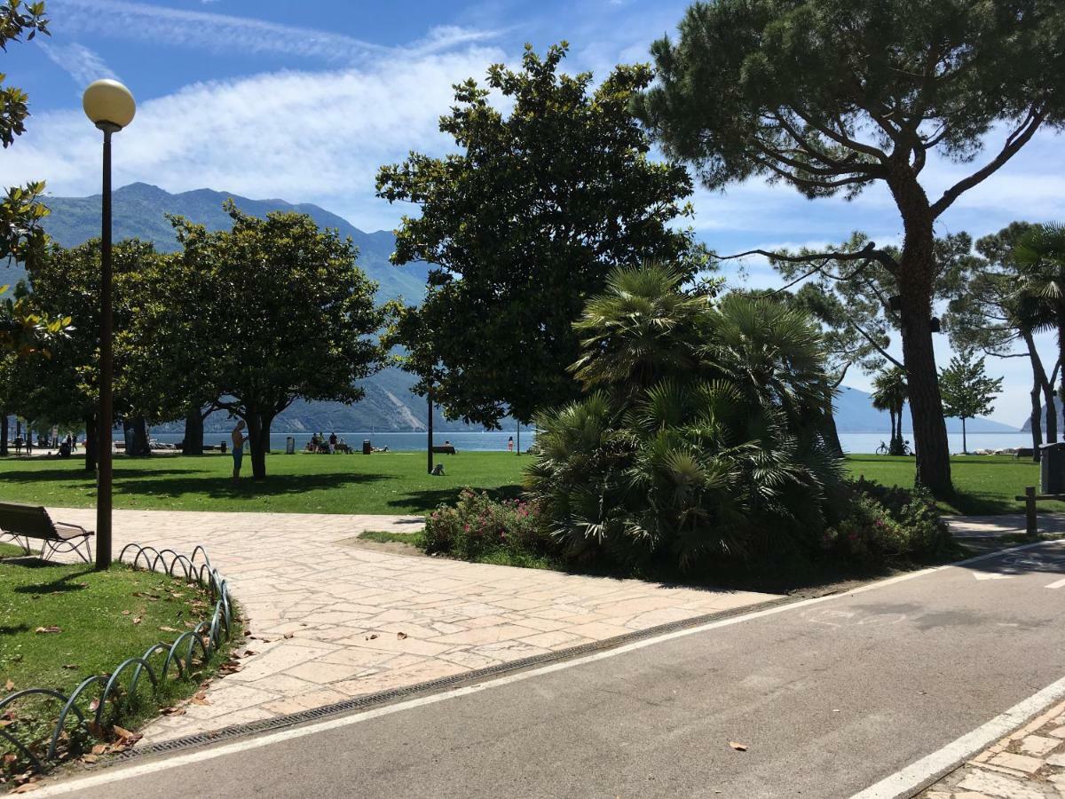 Appartamento Al Lago Riva del Garda Exteriör bild