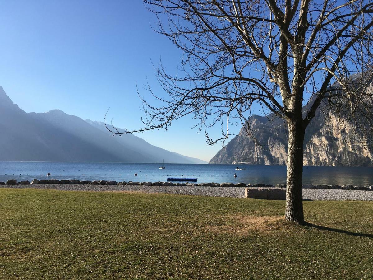 Appartamento Al Lago Riva del Garda Exteriör bild