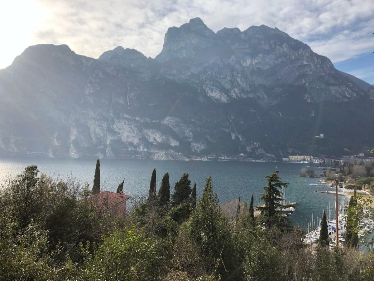 Appartamento Al Lago Riva del Garda Exteriör bild