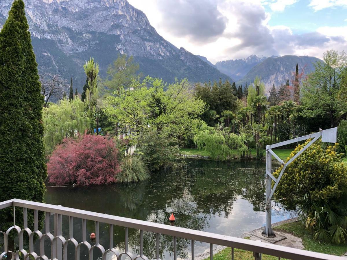 Appartamento Al Lago Riva del Garda Exteriör bild